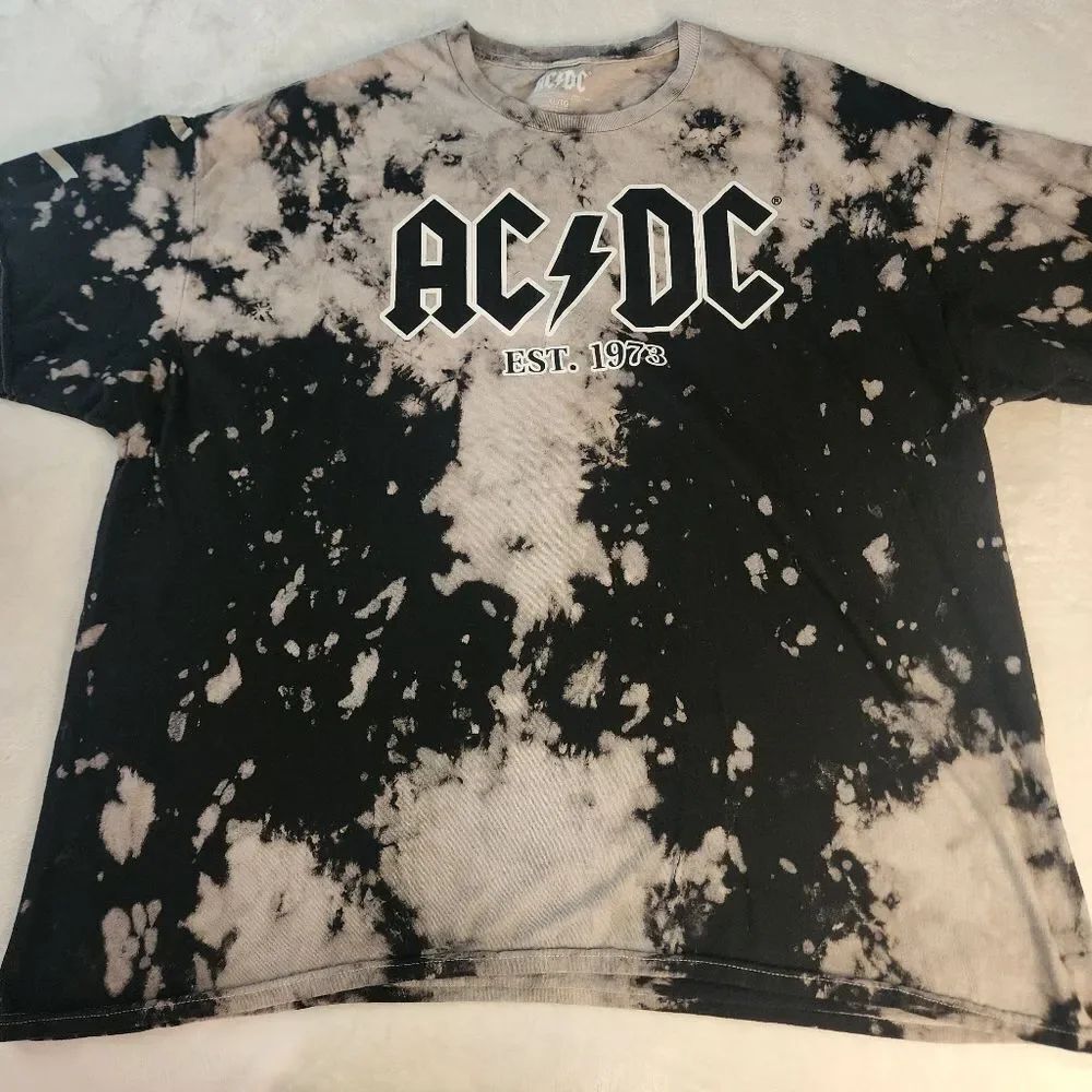 3 For $18 AC/DC Tie Dye Tshirt With Graphics New With Tags Size XL